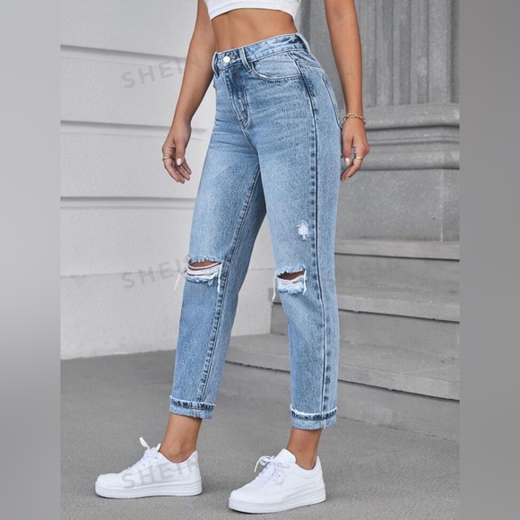 High Waist Ripped Tapered Jeans - Picture 3 of 5